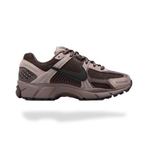 NIKE ZOOM VOMERO 5 PLUM ECLIPSE