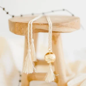 Bola de grossesse pompon de soie MALA – cordon de soie