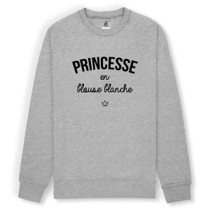 Princesse en blouse blanche