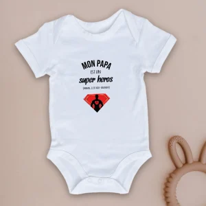 Body Papa super-héros aide soignant